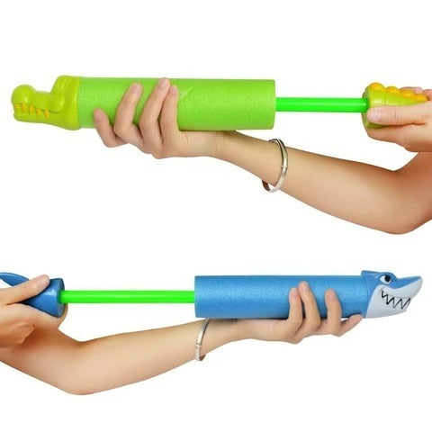 Crocodile/shark water squirter
