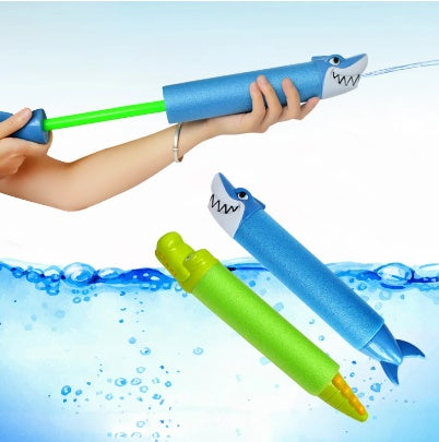 Crocodile/shark water squirter